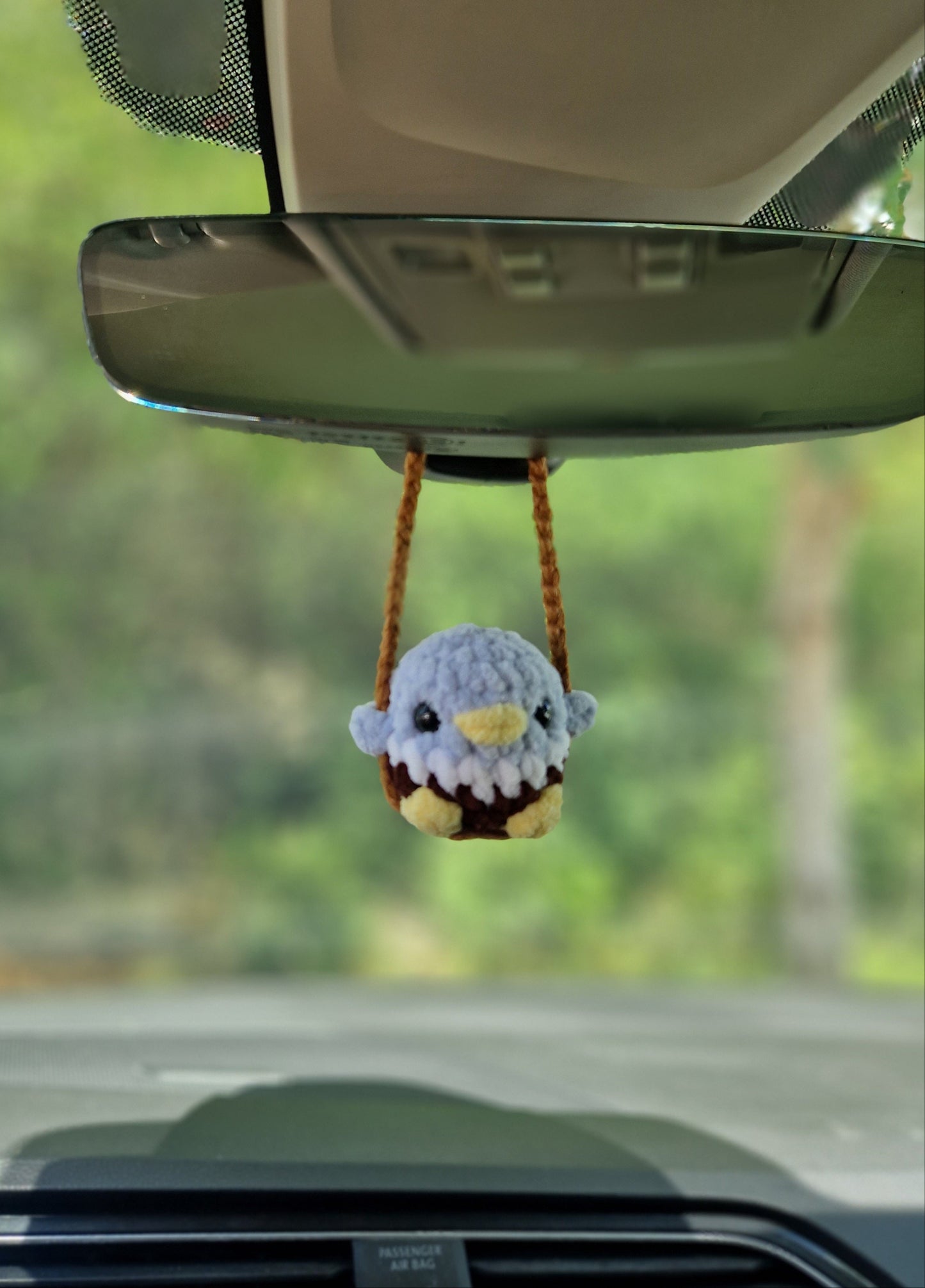 Decoration de retroviseur Canard bleu sur sa balancoire - Candy and Stitch